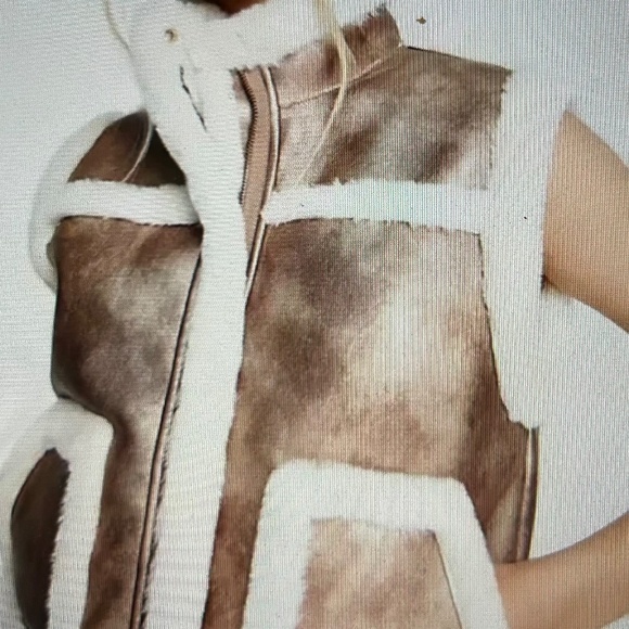 NWT Hello Nite Steel Faux Leather Fur Vest Size Small Silver - Picture 3 of 5